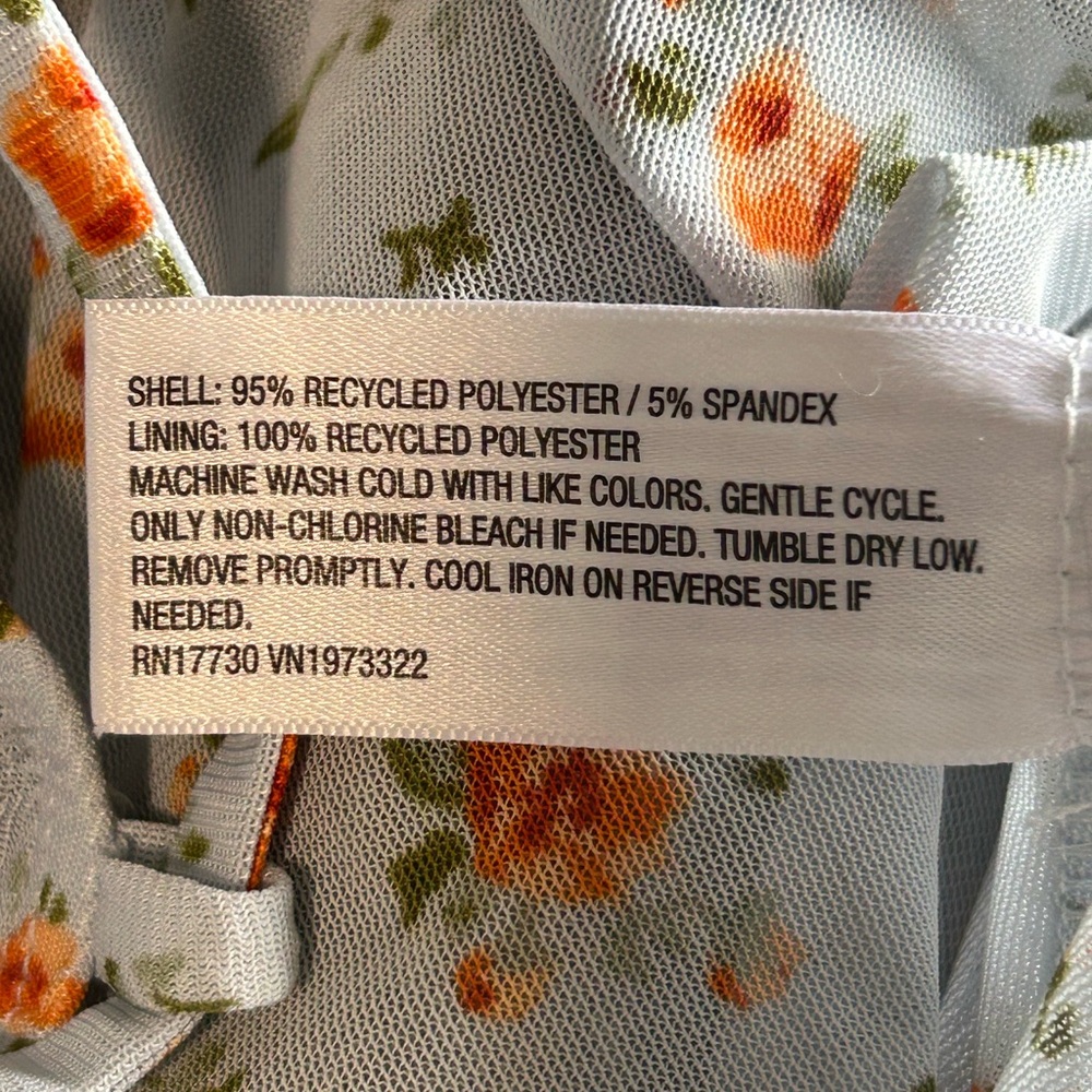 Pretty Blue Floral Crop Top - Picture 6 of 7